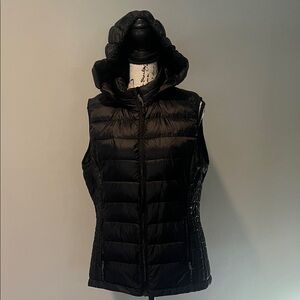 32 Degrees Black Lightweight Quilted Hooded Puffer Vest - Women's Large
